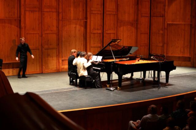8-hands-on-a-piano for the encore!