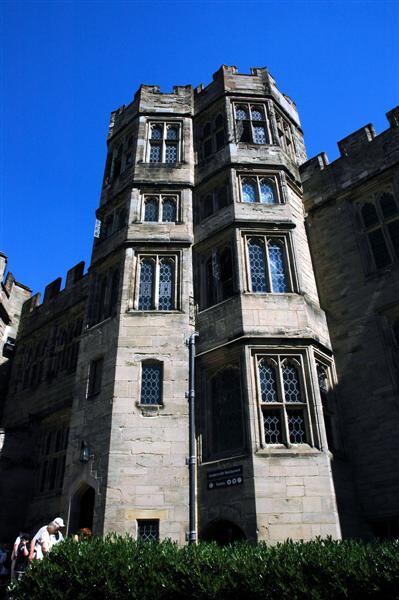 Warwick Castle towers (2)