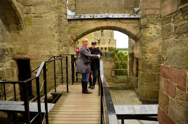Warwick Castle - walking the ramparts between Guy's and Caesar's Towers 2