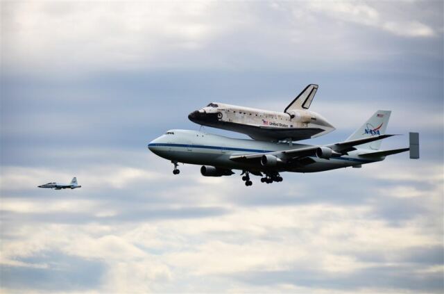 Discovery landing (5)