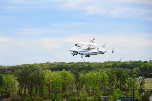 Discovery landing (8)