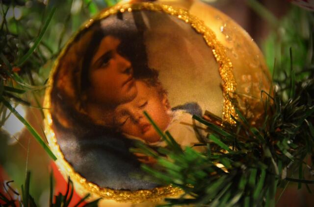 madonna-and-child-ornament