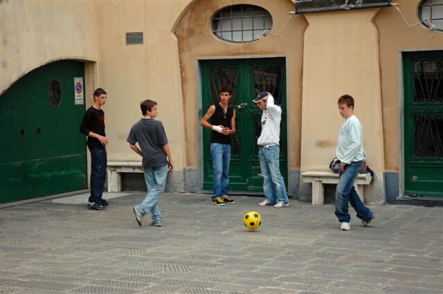 Street soccer (2)