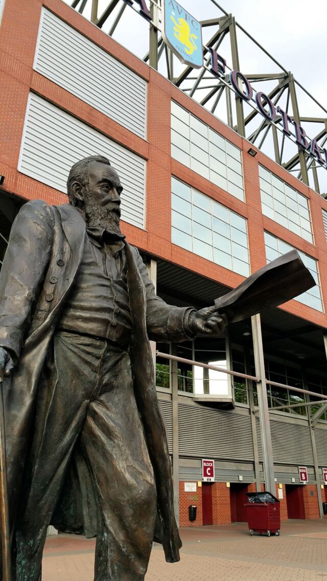 William McGregor statue (1)