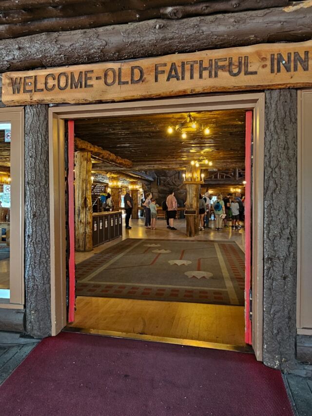 Old Faithful Inn entrance