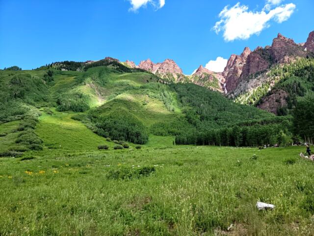 Maroon Bells - surrounding hills 02