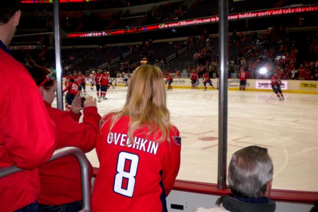 LeeLee watching warmups