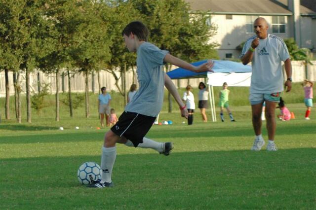 andrew-lines-up-his-shot
