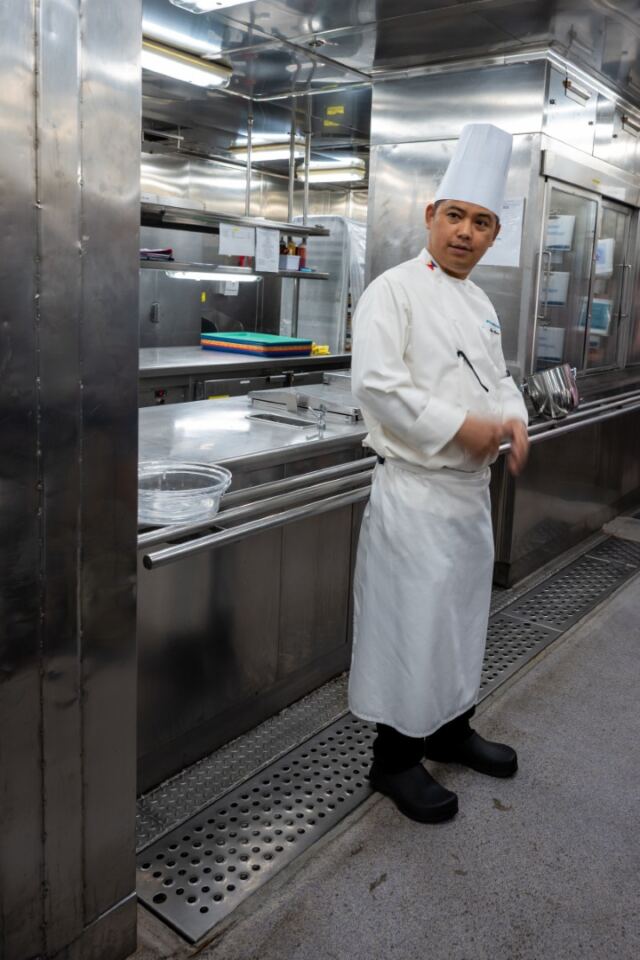 Bolette BTS tour - galley 01
