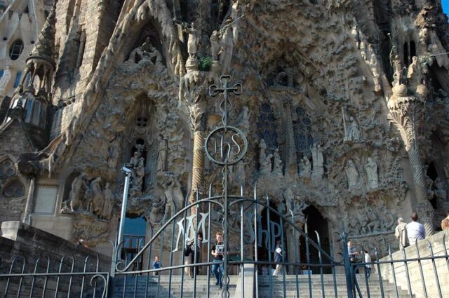 Gaudi - La Sagrada Familia (7)