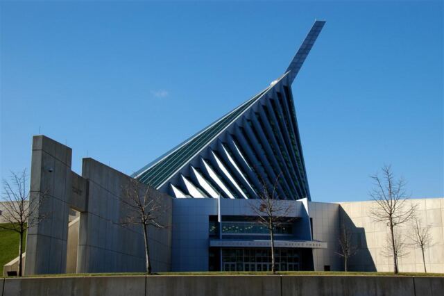 Approaching the National Museum of the Marine Corps