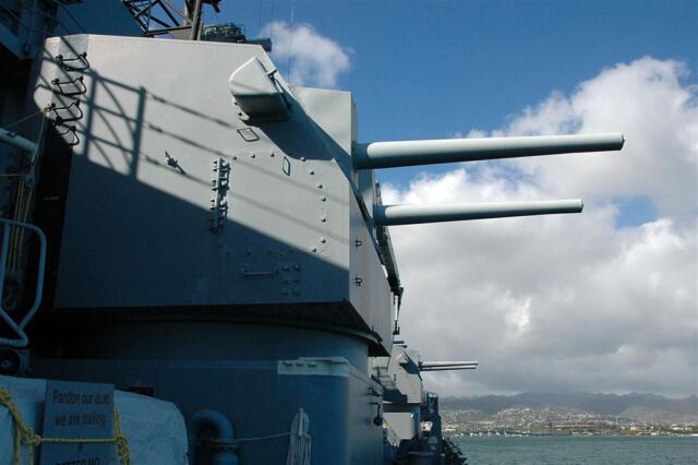 Missouri secondary guns