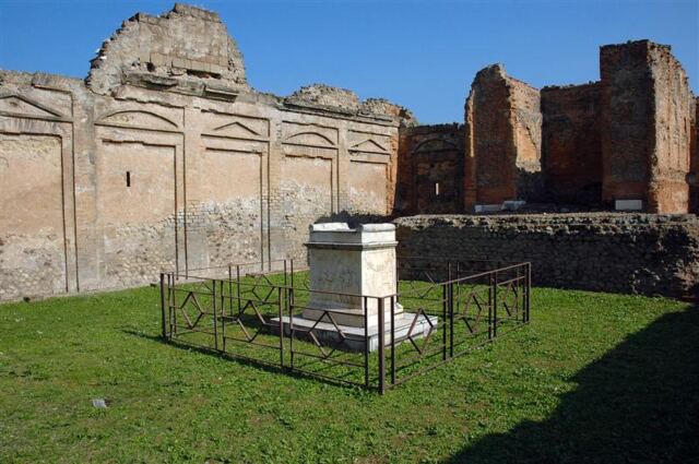 Pompeii oratory gardens
