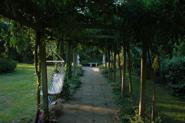 Woodland Cottage - back garden (4)