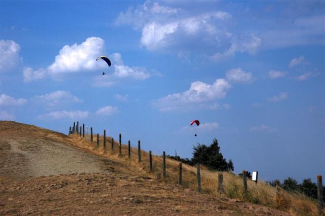 Parasailing over the Malverns (1)