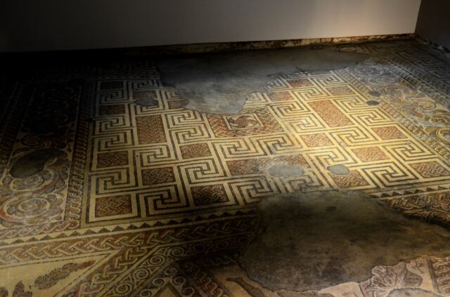 Chedworth Roman Villa - grand dining room (8)