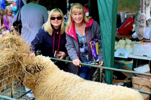 Kathy and LeAnn - Shipston Wool Fair (2)