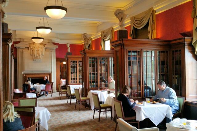 Marriott County Hall library/breakfast room