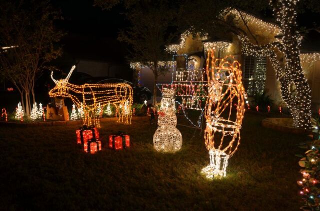 lawn-decorations-from-right-