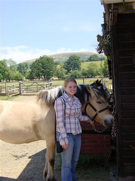 Mel and the Shetland Pony (1)