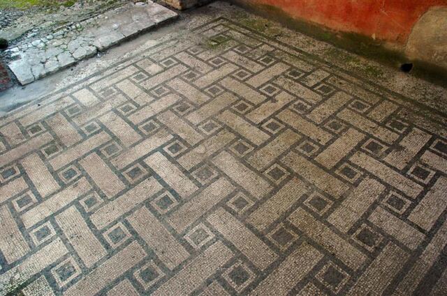 Pompeii - House of the Fawn tiled floor (2)