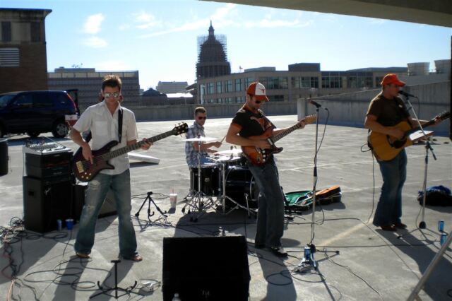 Lucas Cook performs at LN tailgate (4)