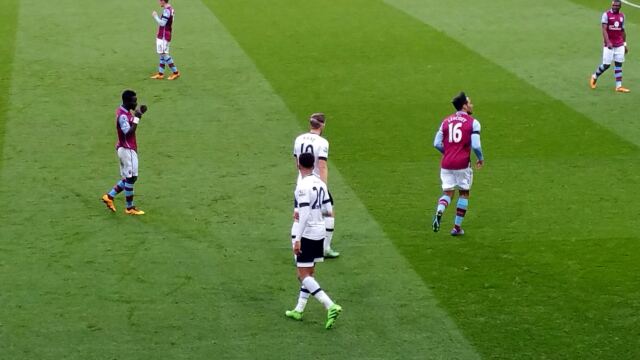 Villa v Spurs - match action (6)