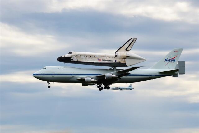 Discovery landing (7)