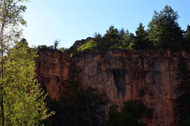 Cliffs overlooking Hanging Lake (3)