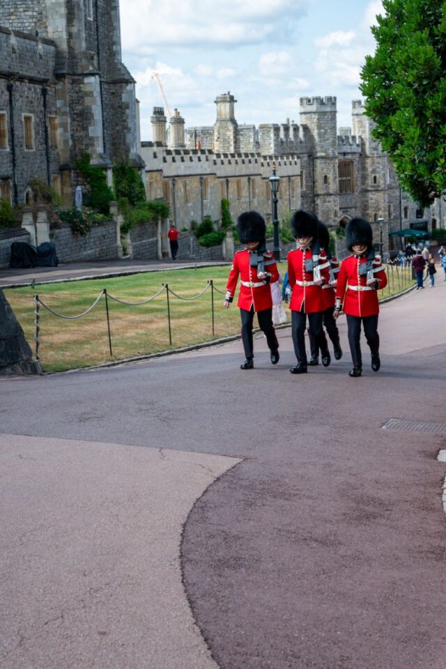 Kings Guard - marching 02