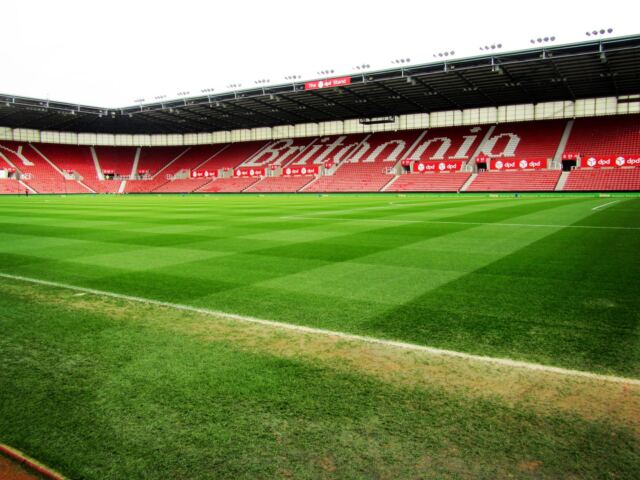 The Britannia - pitchside pre-match (3)