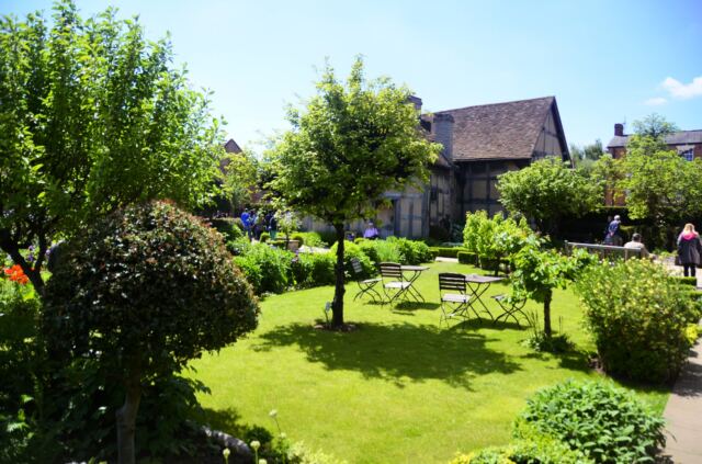 shakespeare-birthplace-4