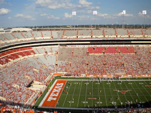An almost empty DKR late in the 3rd quarter - sad