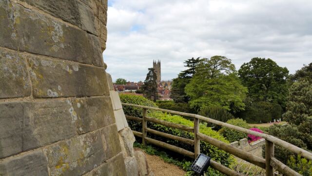 warwick-castle-various-pictures-atop-the-mound-14