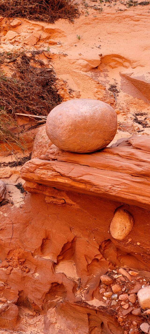 Antelope Canyon X - dinosaur egg (ha)