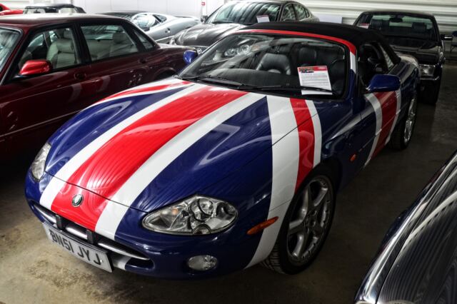 2001 Jaguar XK8 - Austin Powers 'Goldmember' movie