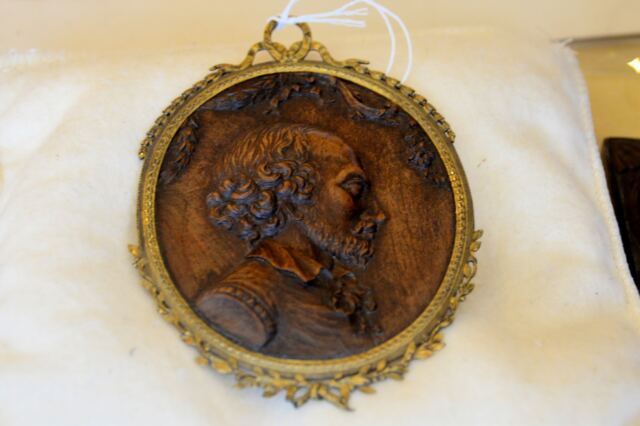 shakespeare-wood-carving-circa-1700s-1