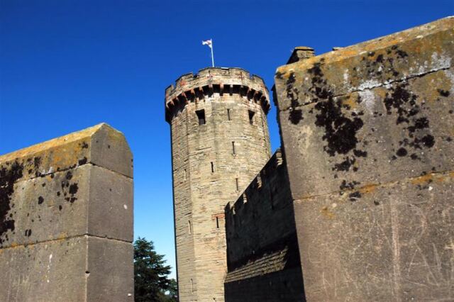 Warwick Castle - rampart views (1)