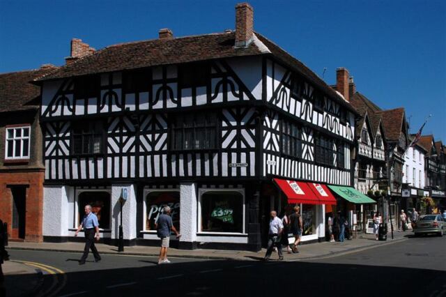 A Shakespearean Pizza Hut