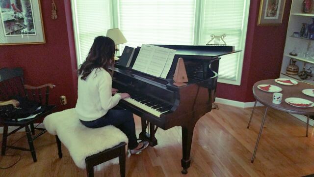 Liz-enjoys-the-Steinway