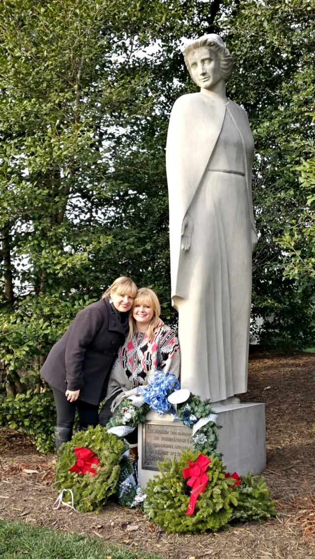 Mel-and-Kathy-Arlington-Nurses-Memorial-2-