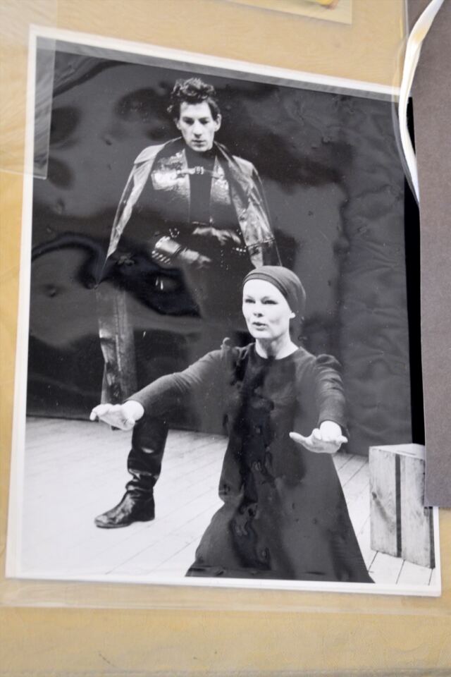 dame-judi-dench-on-stage-at-rsc