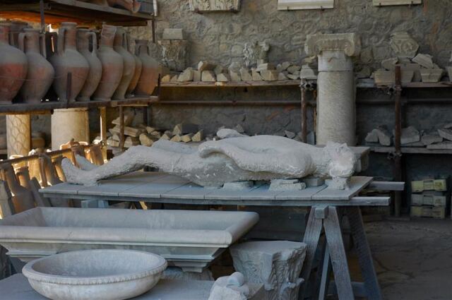 Pompeii - body casts (11)