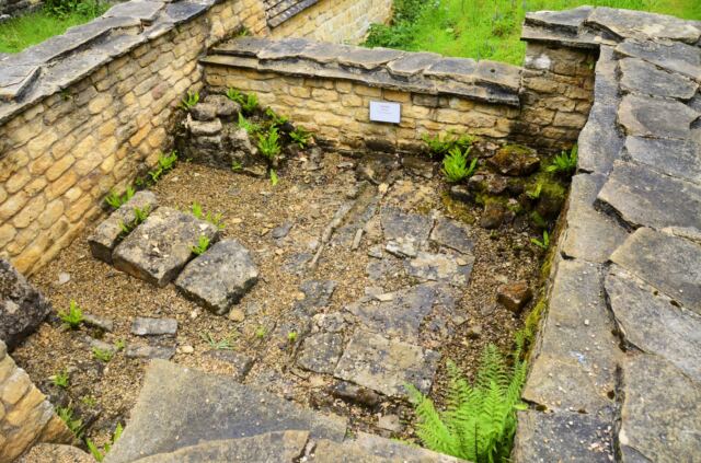 Chedworth Roman Villa - latrine (1)