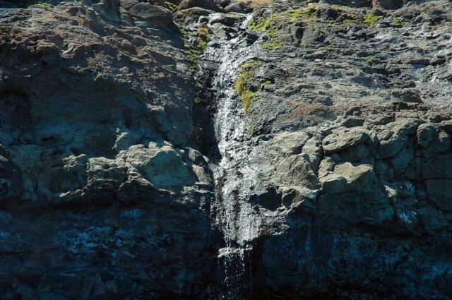 Waterfall along Napali Coast (8)