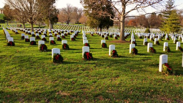Arlington-wreaths-0-