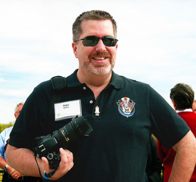 Roger - Udvar-Hazy photographer shot from Discovery fly-in