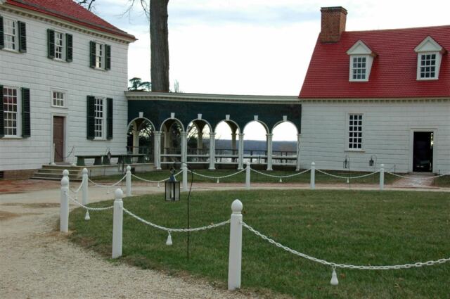 Mt. Vernon entrance drive
