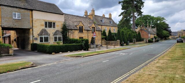 Broadway High Street views (2)