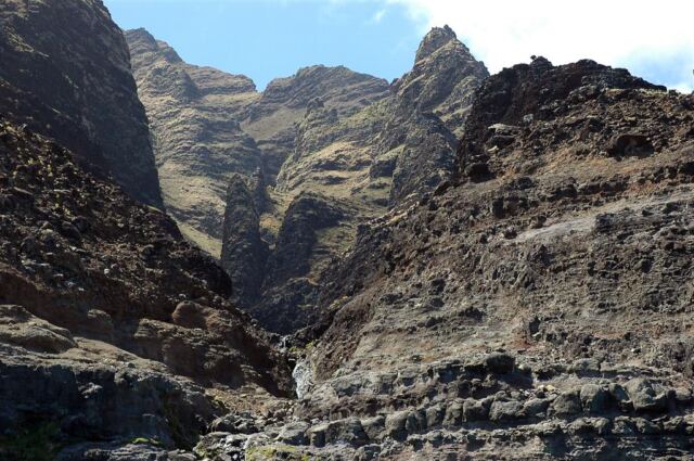 Waterfall along Napali Coast (7)